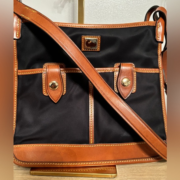 ☀️Dooney and Bourke Wayfarer Camden Nylon Double Pocket Crossbody NWOT - Picture 1 of 7